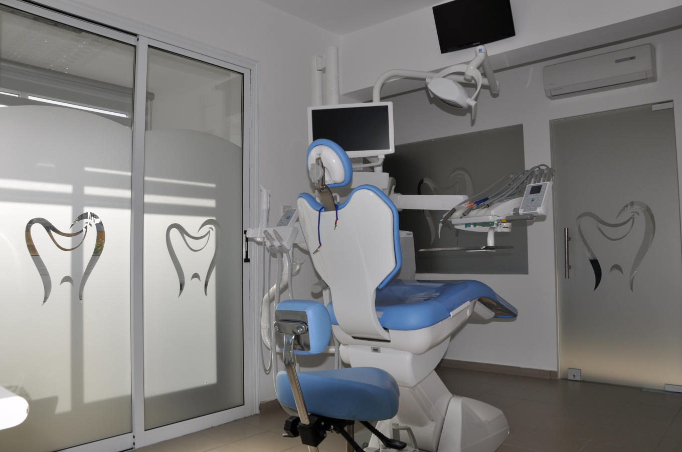 paphos smile art studio dental clinic